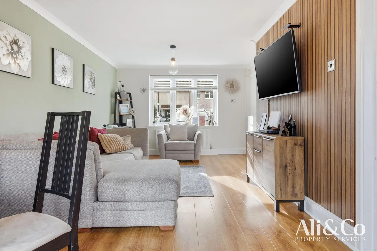 Hudson Close, stanford-le-hope, Thurrock, SS17 7AX, photo 2