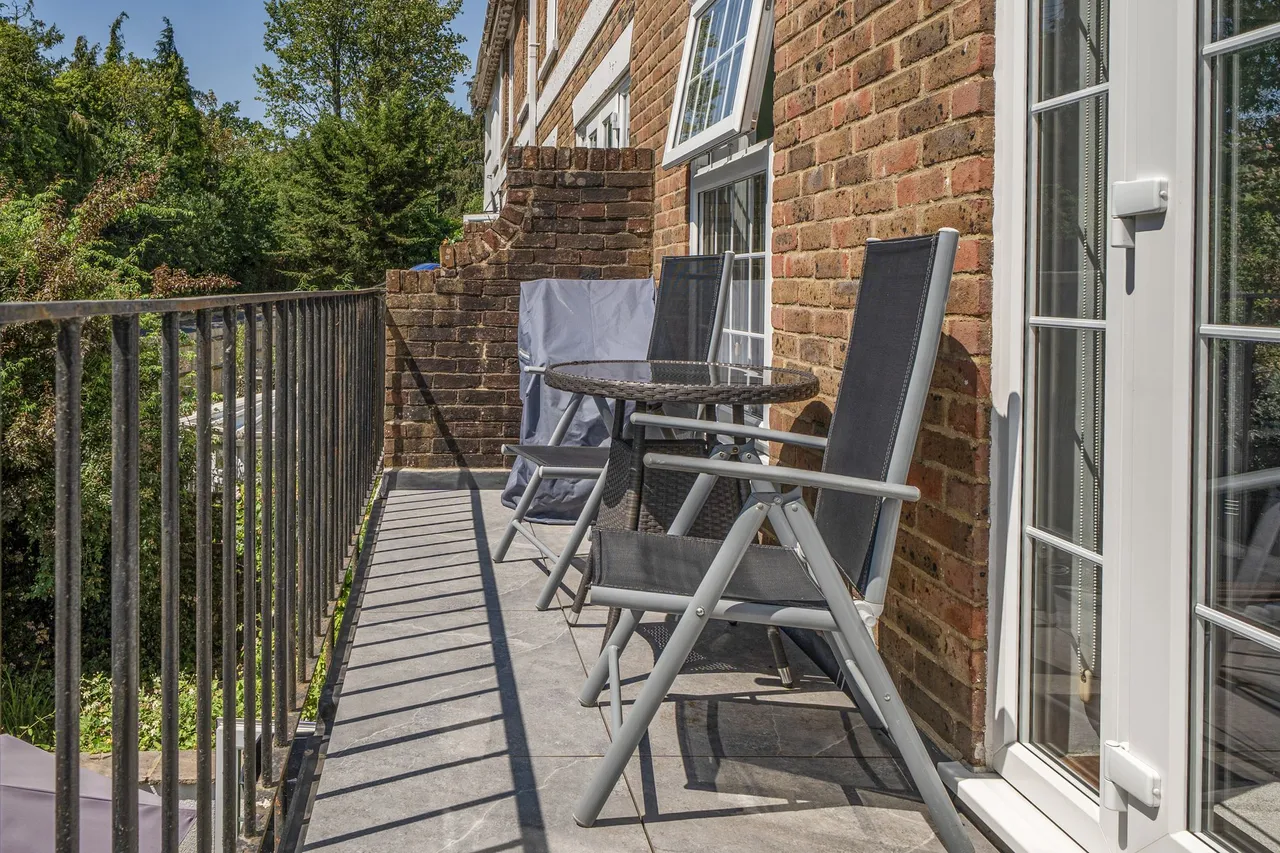 Heathfield Close, Midhurst, GU29, photo 11