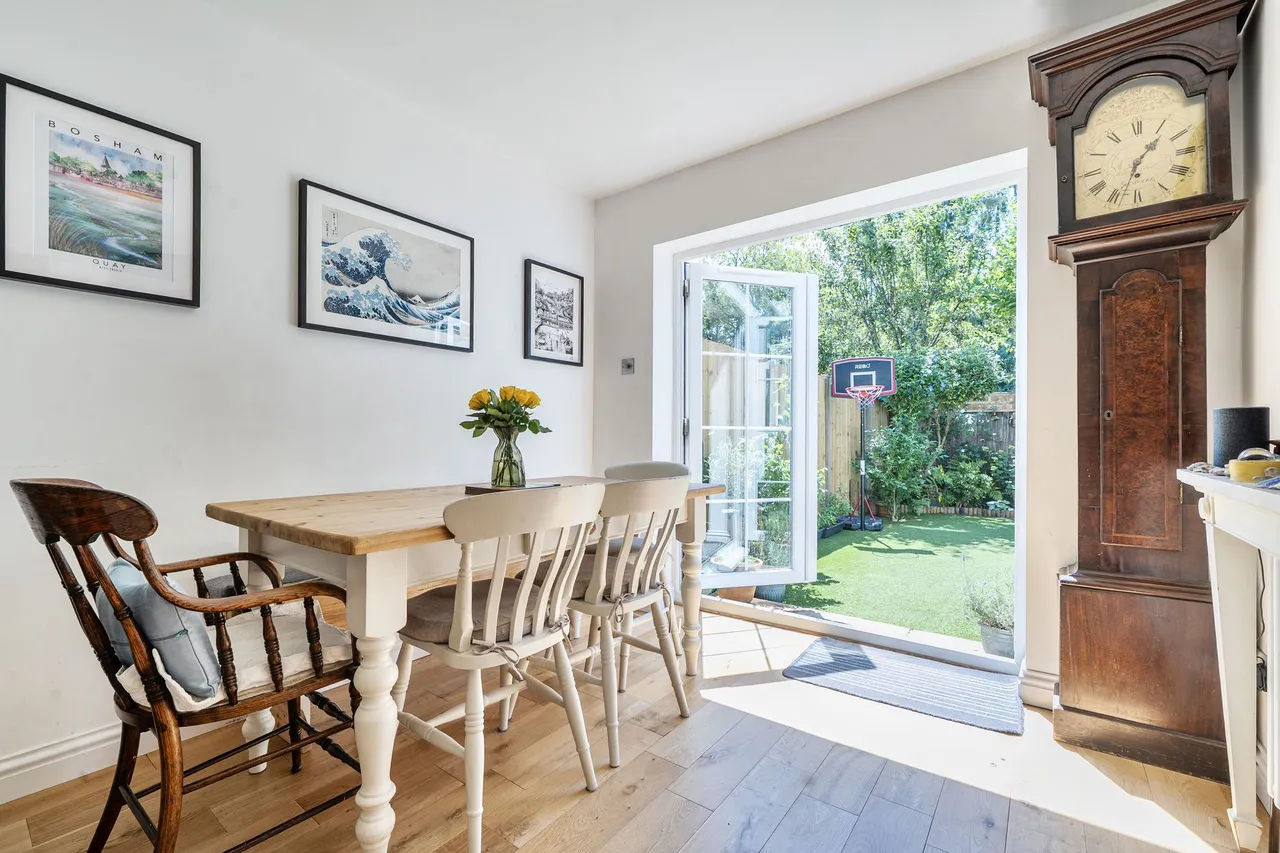 Heathfield Close, Midhurst, GU29, photo 6