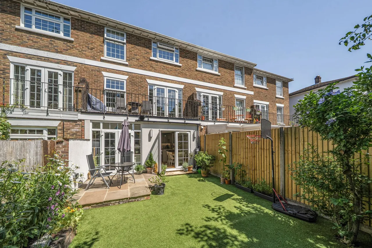 Heathfield Close, Midhurst, GU29, photo 19