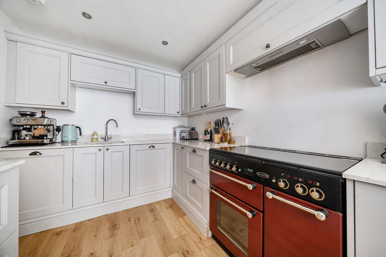 Heathfield Close, Midhurst, GU29, photo 5