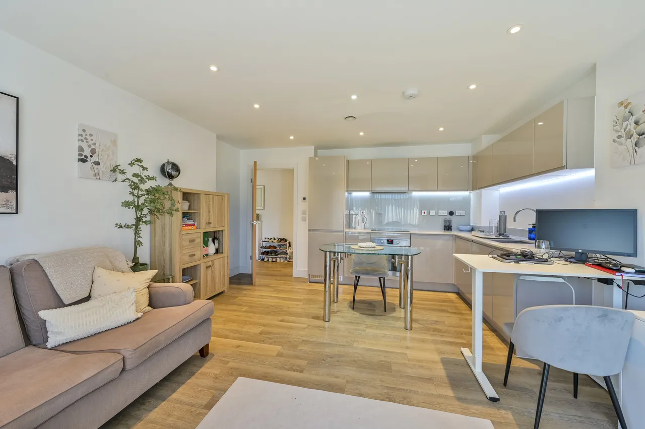 5 Massey House, 85 Hartfield Road, London, photo 4