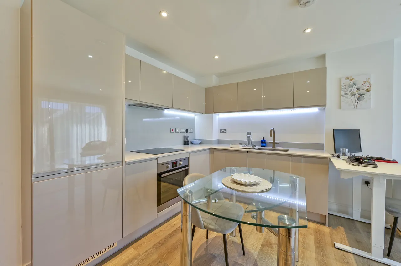 5 Massey House, 85 Hartfield Road, London, photo 9