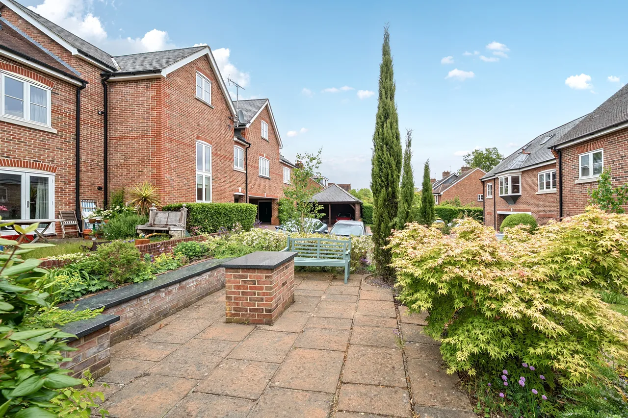 Beavers Road,, Farnham, GU9, photo 2