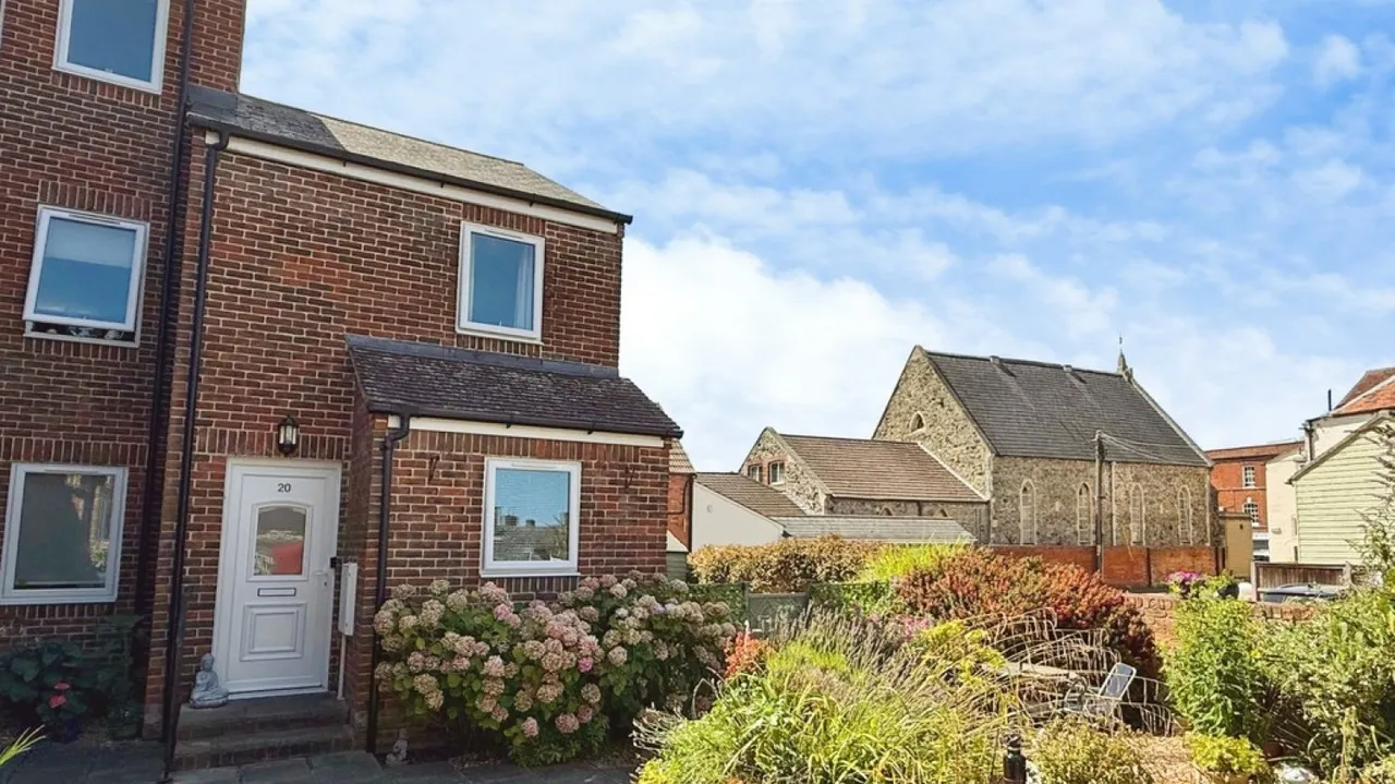 2 bed house for sale — Old Were Court, Warminster