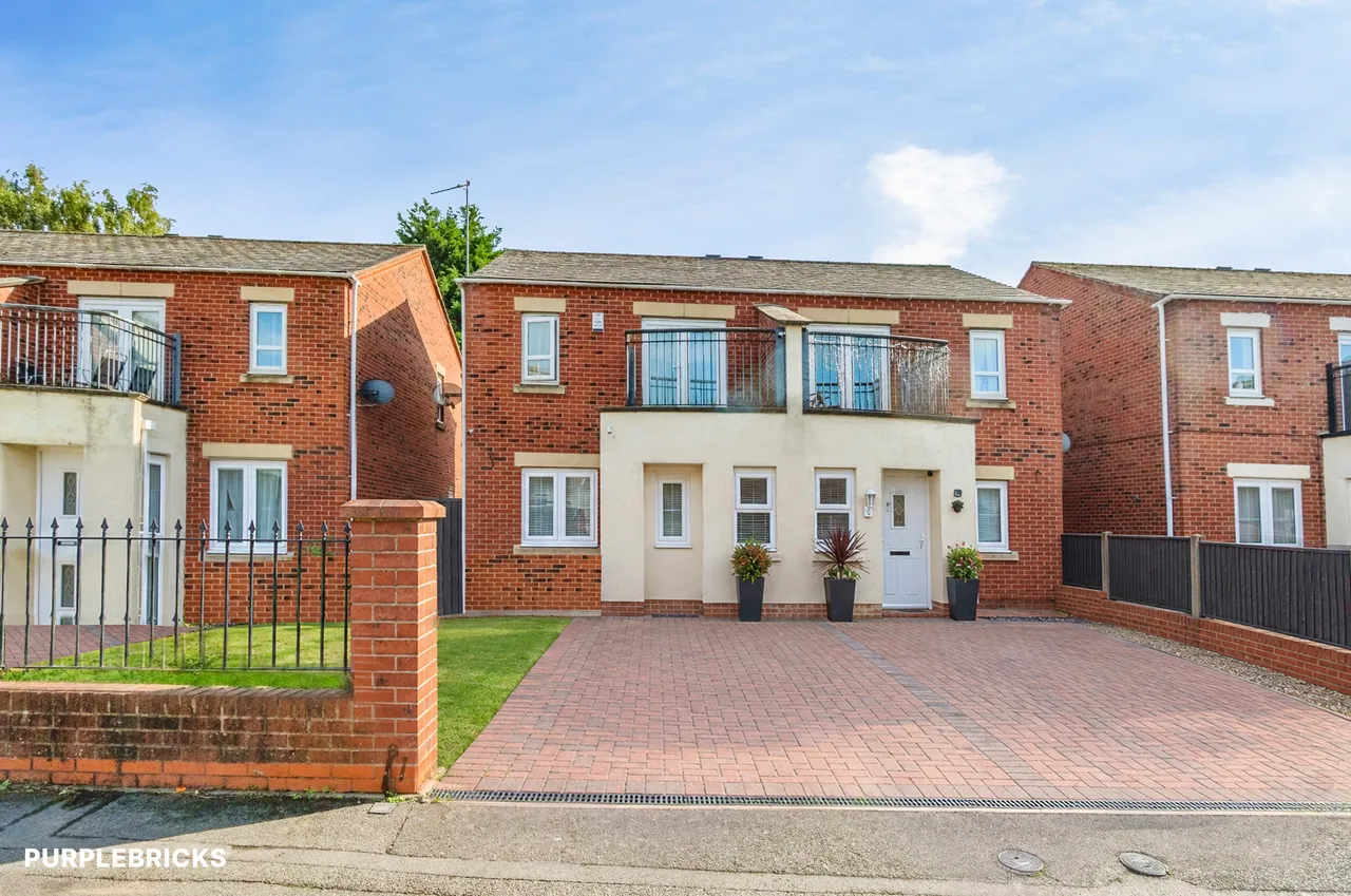 3 bed house for sale, Waterside Close, Wolverhampton, WV2