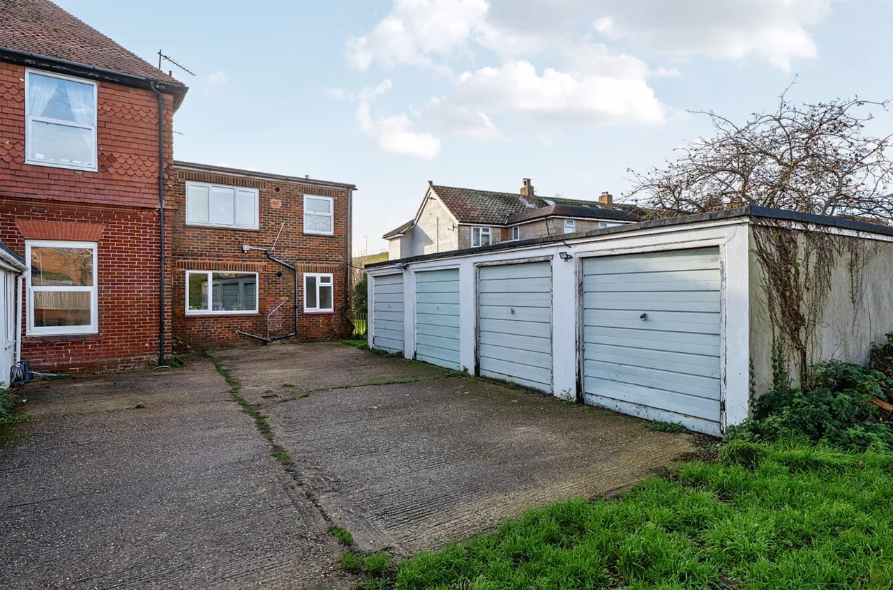 Manor Road, Selsey, PO20, photo 16