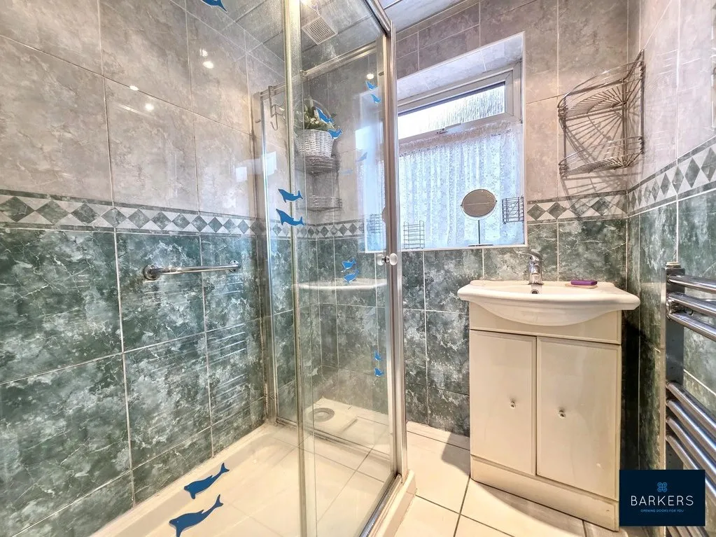 Bromley Road, Batley WF17 6EH, photo 8