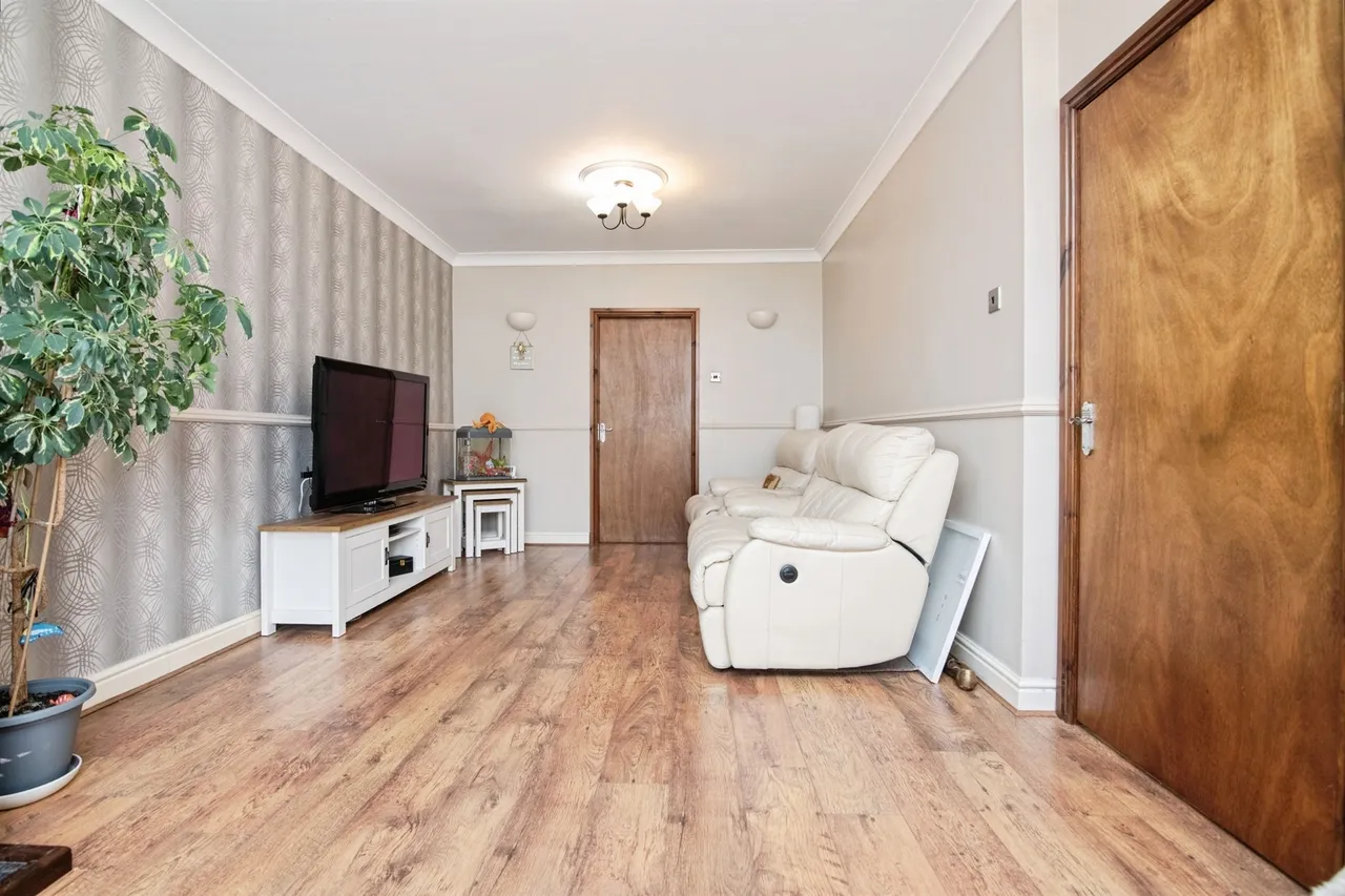 High Street, Pensnett, DY5, photo 10