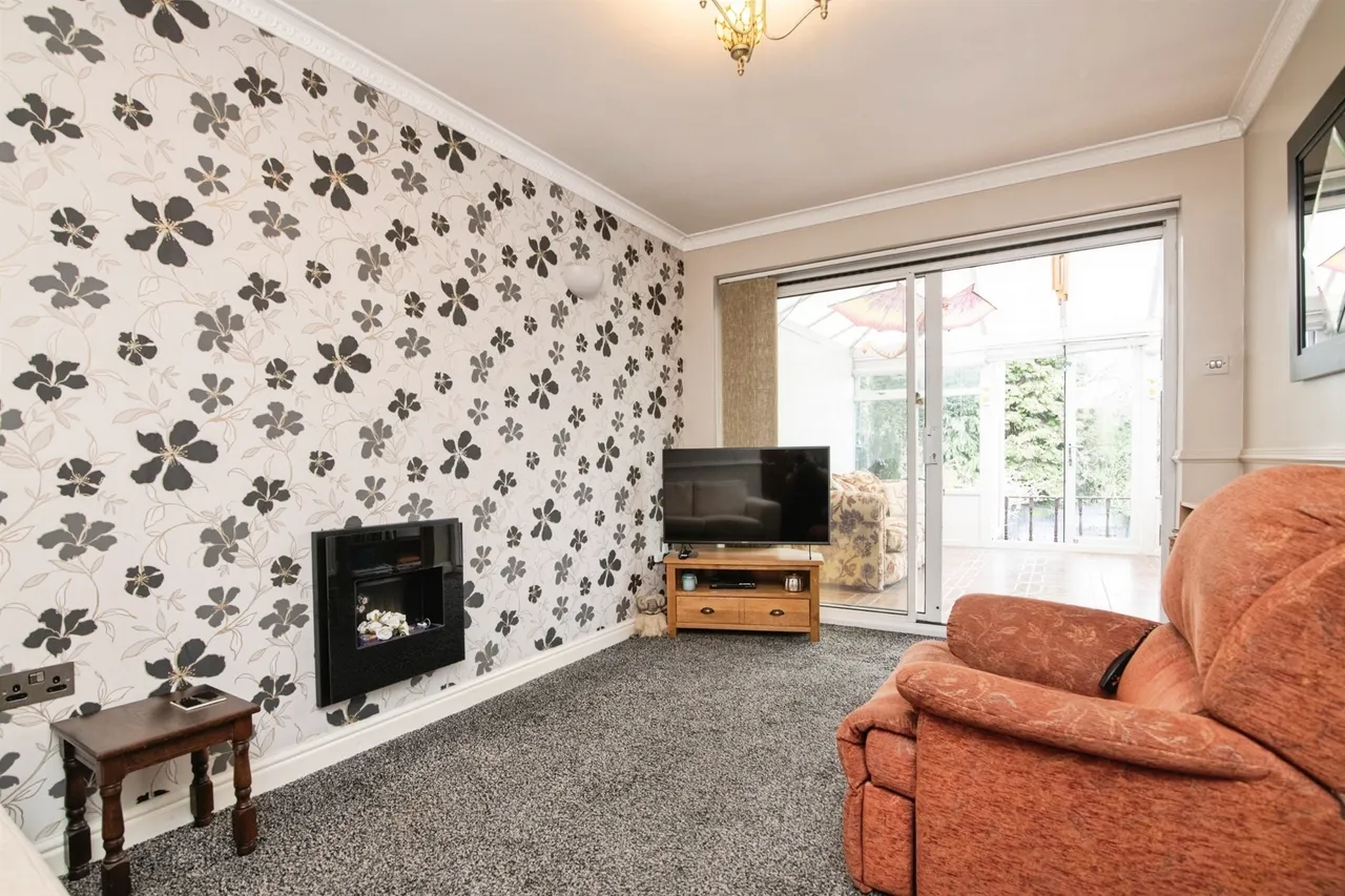 High Street, Pensnett, DY5, photo 13