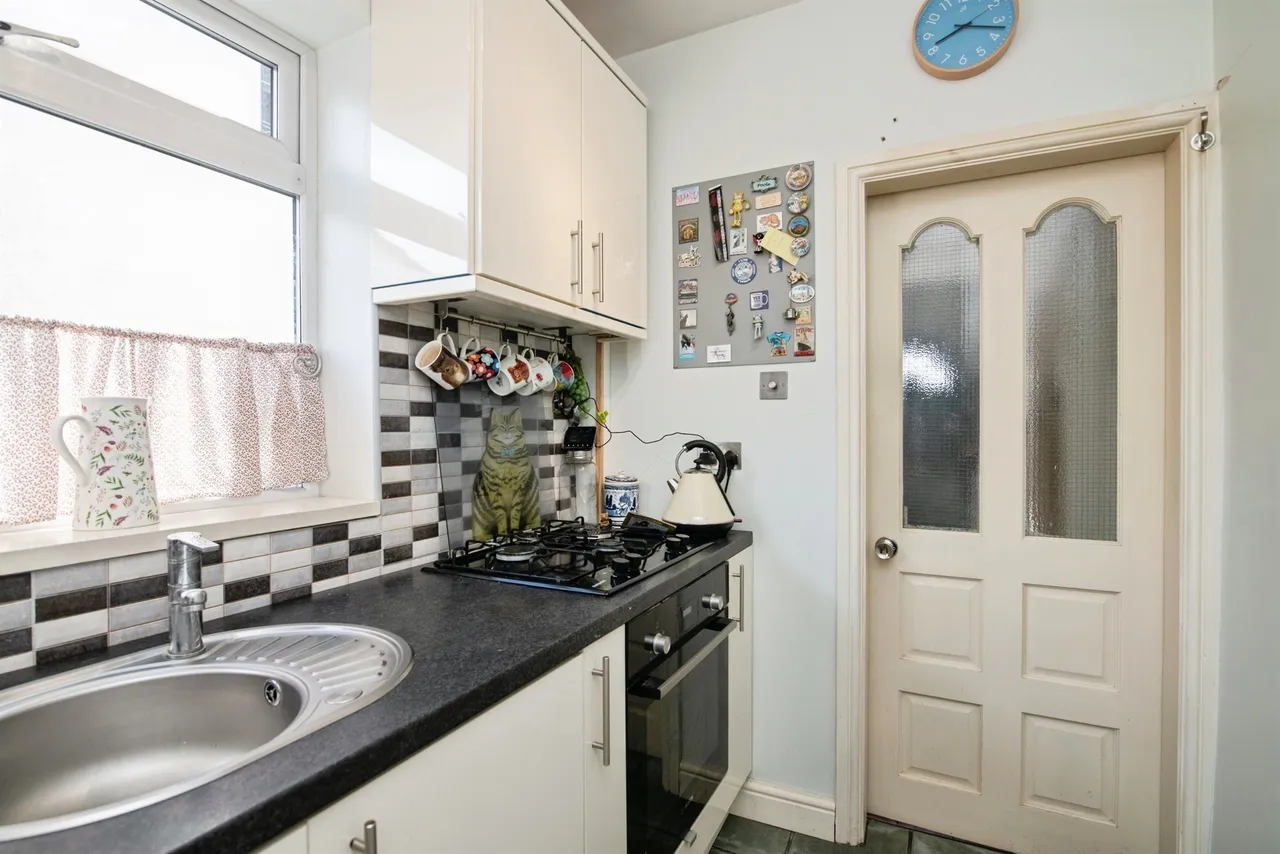 High Street, Pensnett, DY5, photo 14
