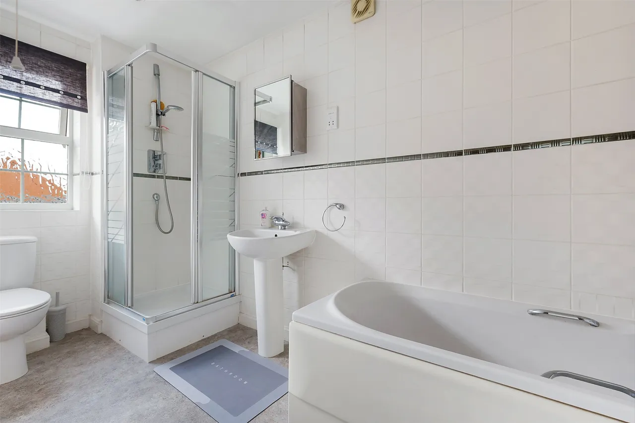 Hunters Way, Edenbridge, TN8, photo 11