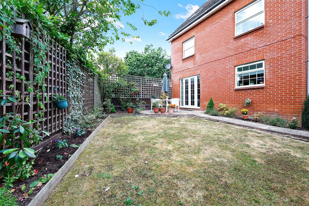 Hunters Way, Edenbridge, TN8, photo 15