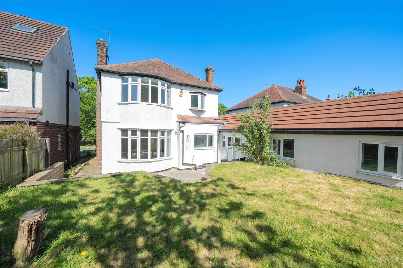 Scott Hall Road, Leeds, LS17, photo 16