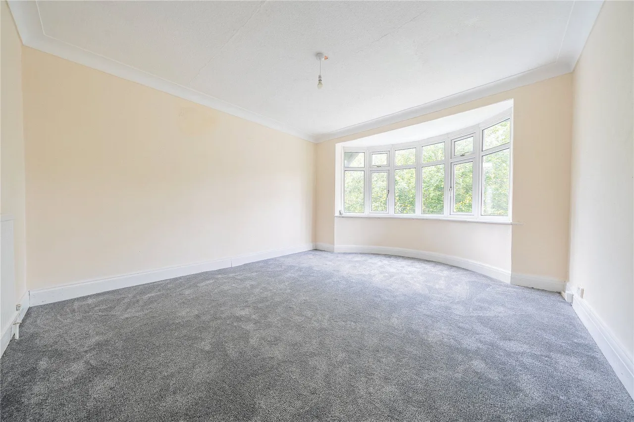 Scott Hall Road, Leeds, LS17, photo 9