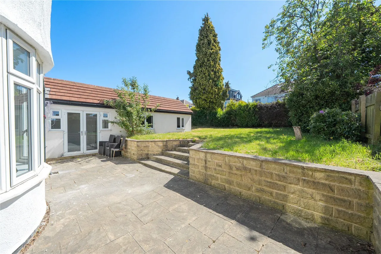 Scott Hall Road, Leeds, LS17, photo 14
