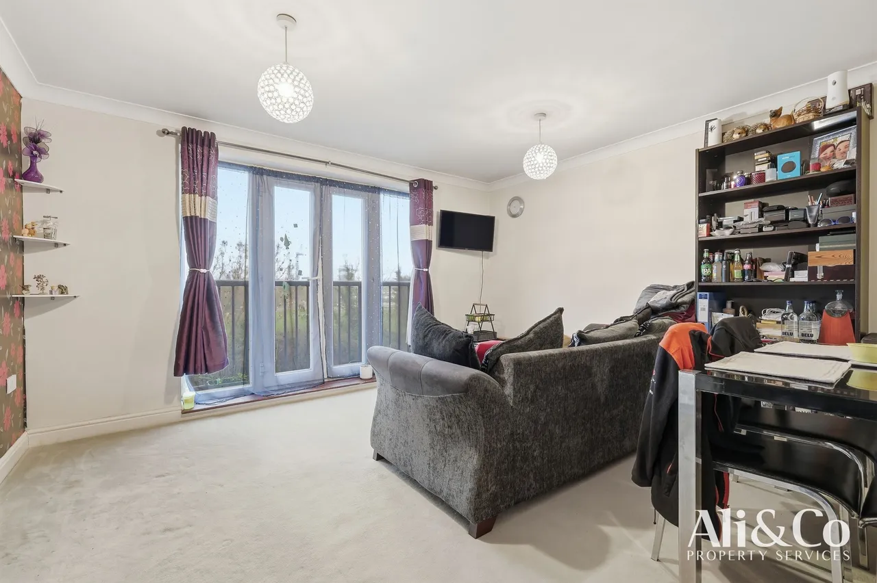 Anchor Court, Grays, Essex, RM17 6QN, photo 5