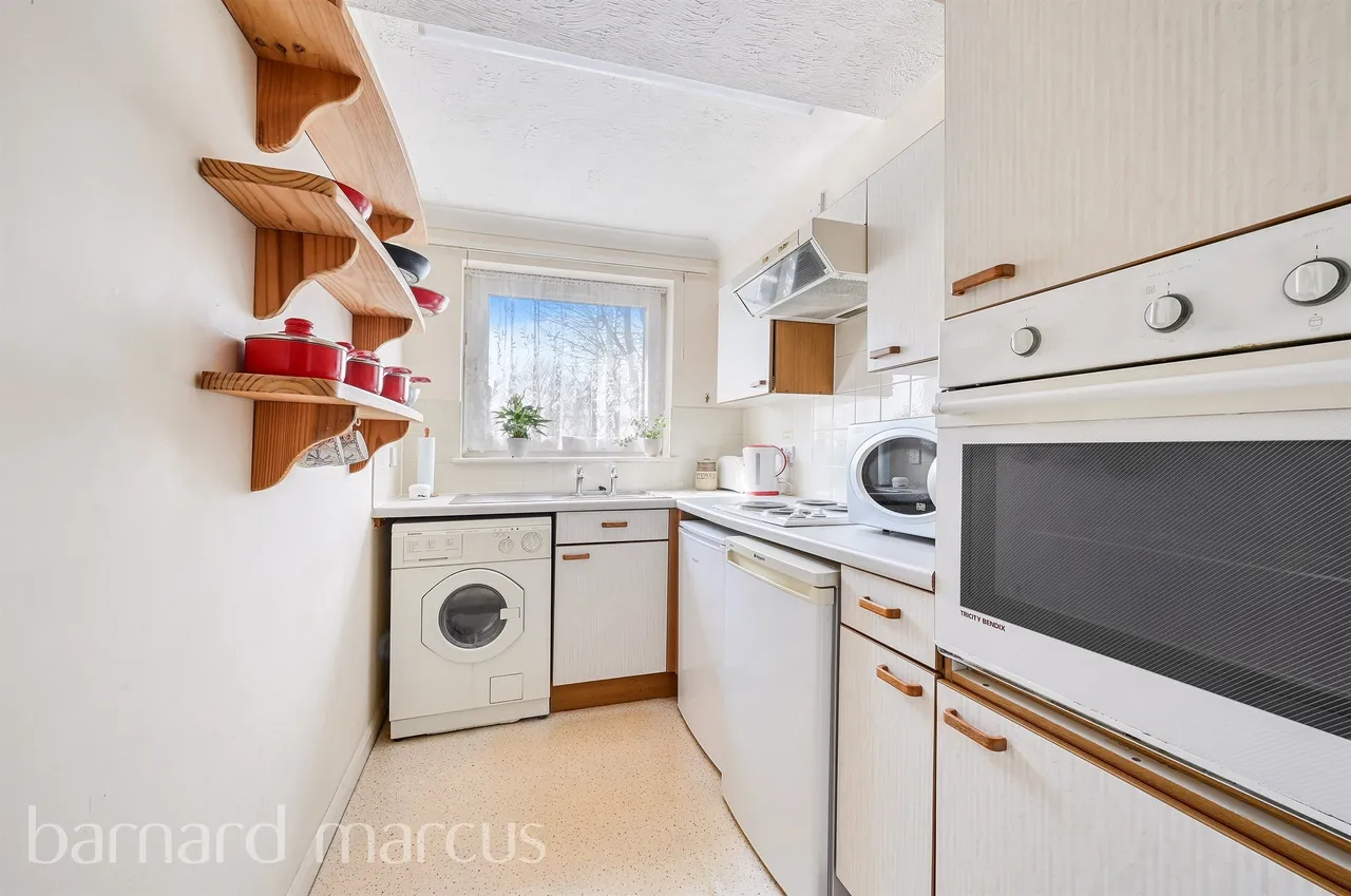 The Grove, Epsom, KT17, photo 6