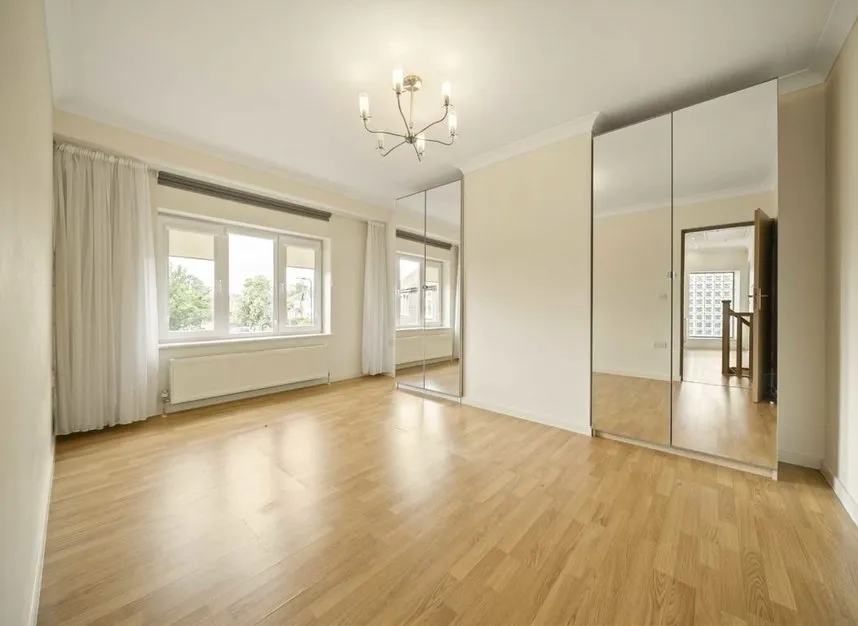 Woodhouse Close, Ealing, UB6, photo 8