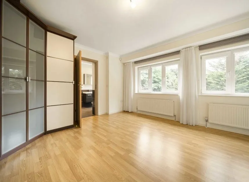 Woodhouse Close, Ealing, UB6, photo 6