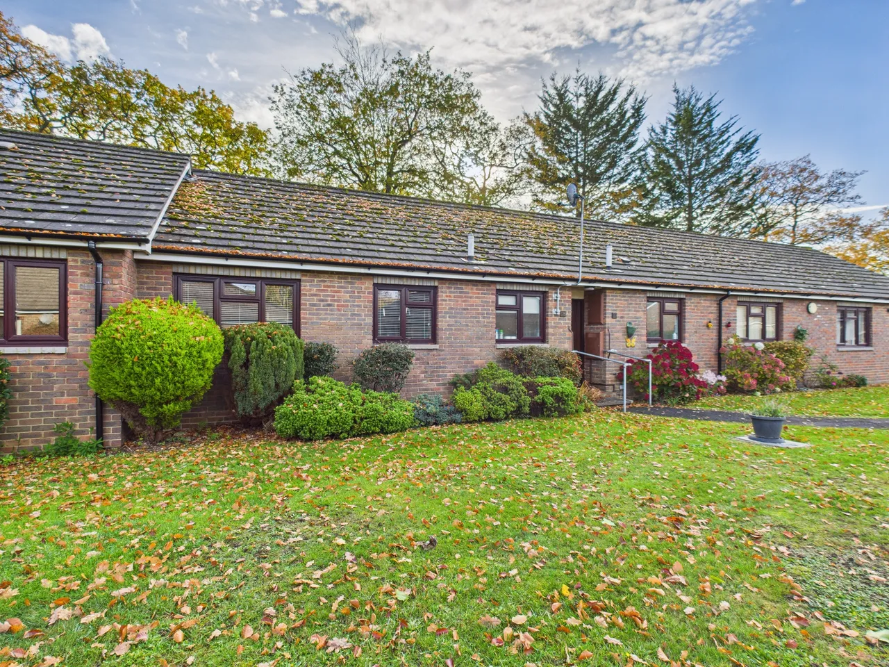 2 bed house for sale — Wakeford Court, Pamber Heath, RG26