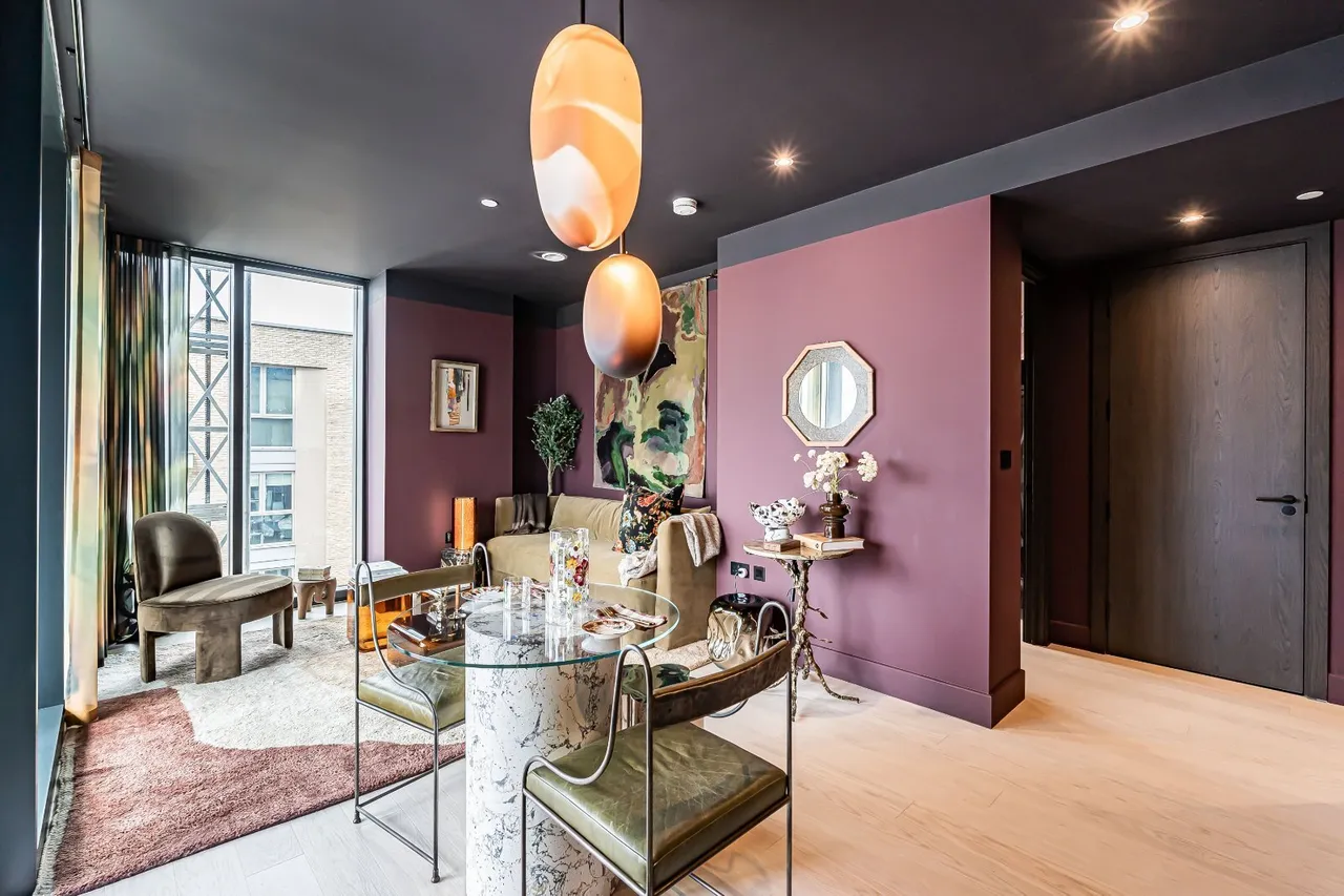 2 bed house for sale, York Rd, London, SW11