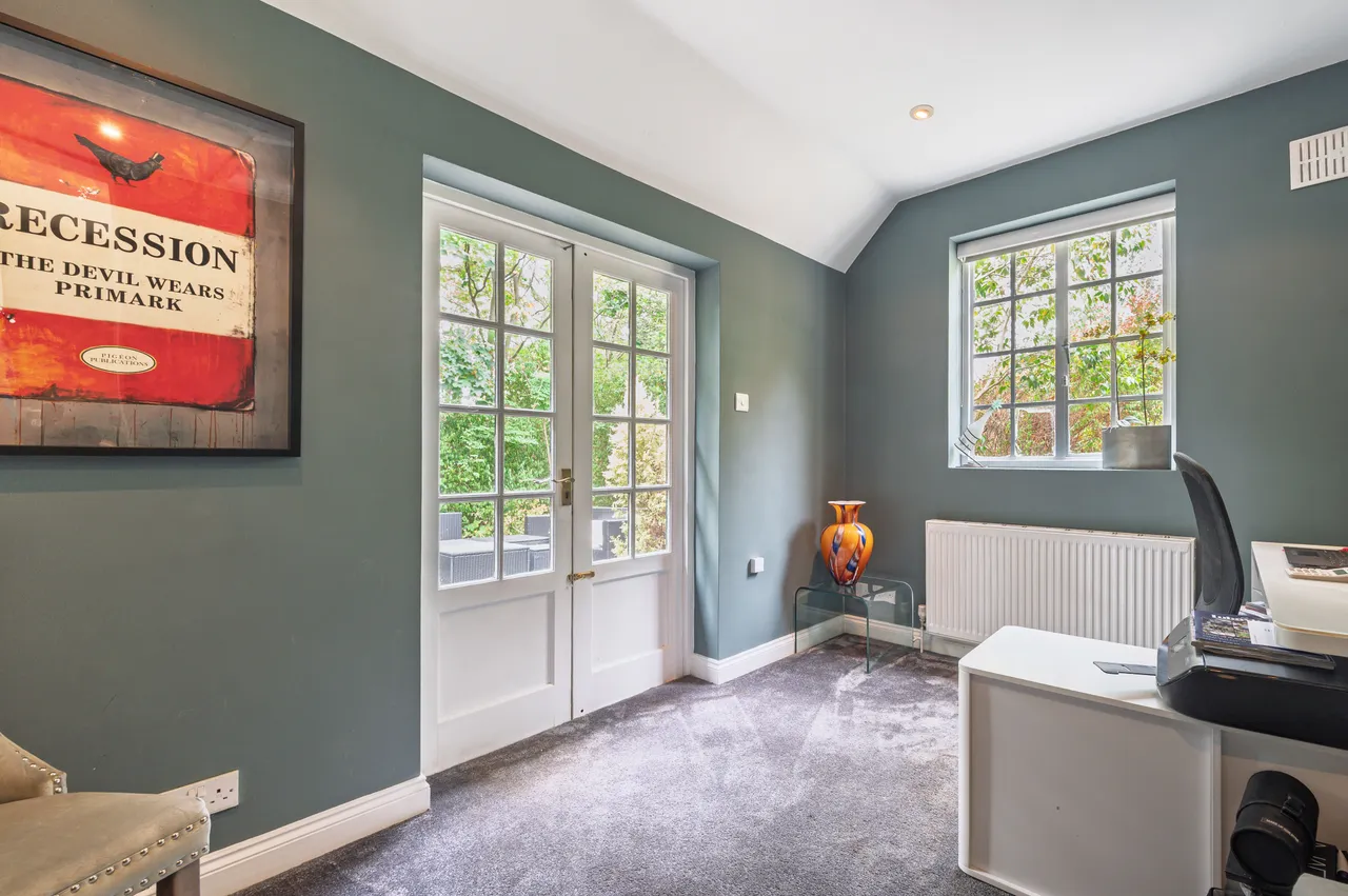 London, NW11, photo 8