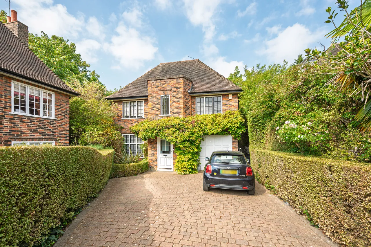4 bed house for sale, London, NW11
