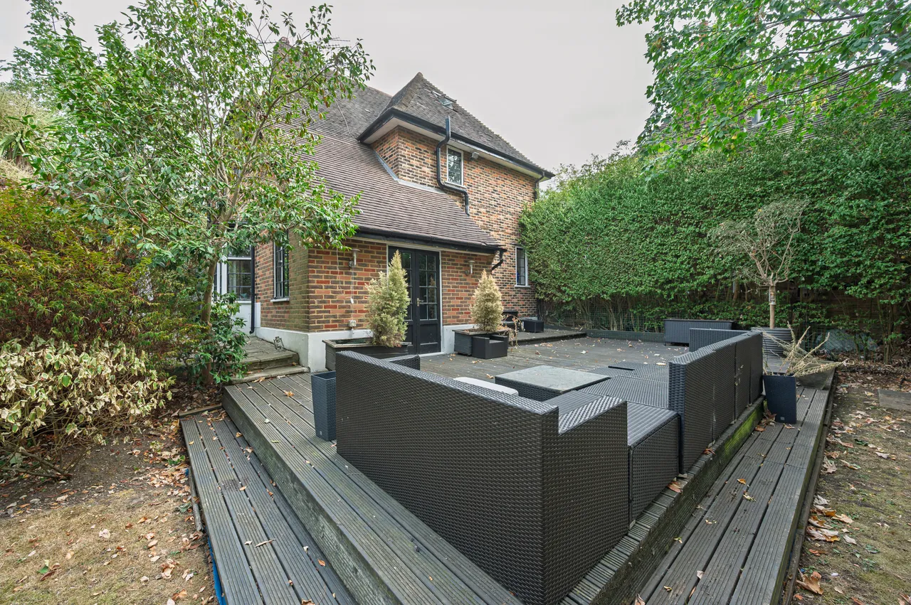 London, NW11, photo 17
