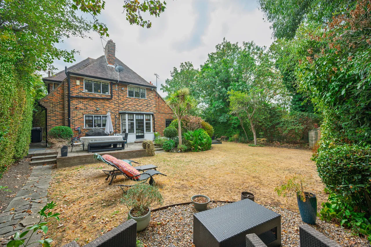 London, NW11, photo 5