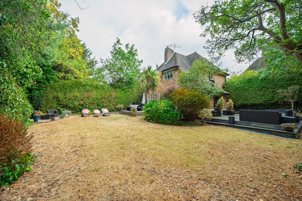 London, NW11, photo 14