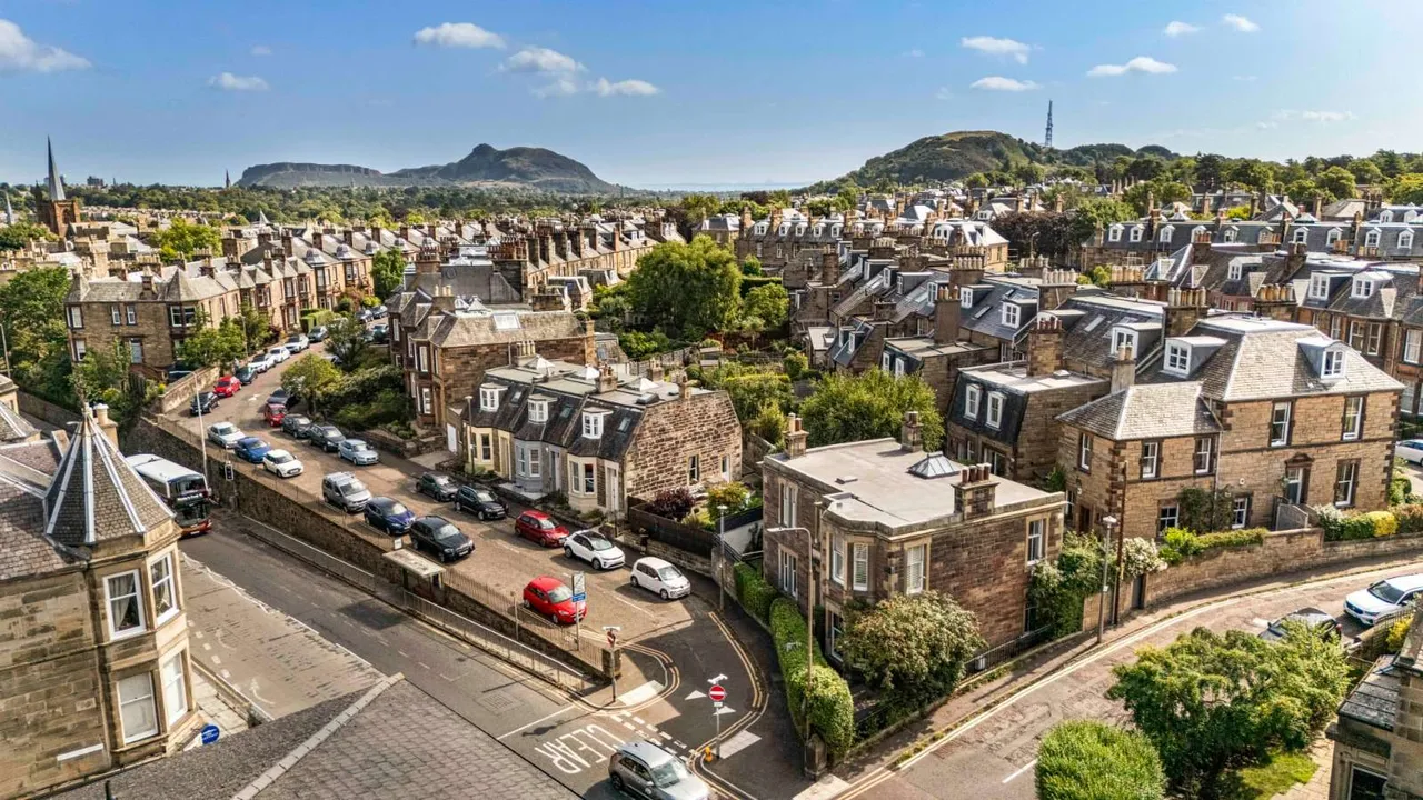 Braid Crescent, Morningside, Edinburgh, EH10 6AU, photo 2