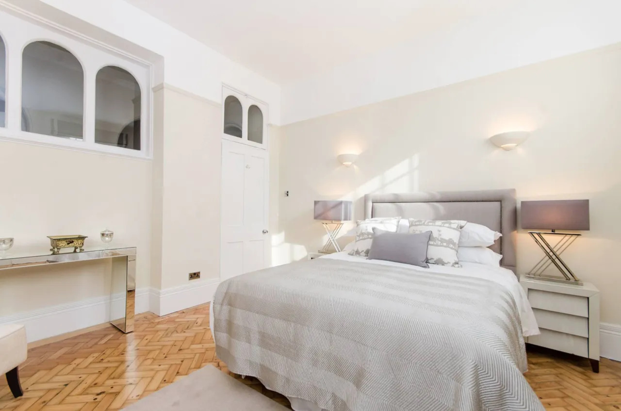 Earls Court Square, Earls Court, SW5, photo 8