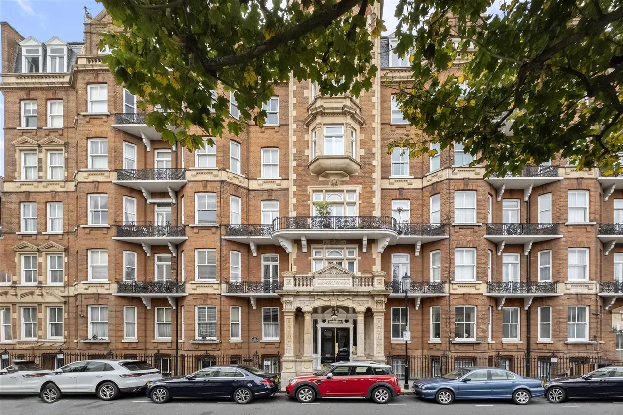 Earls Court Square, Earls Court, SW5, photo 6