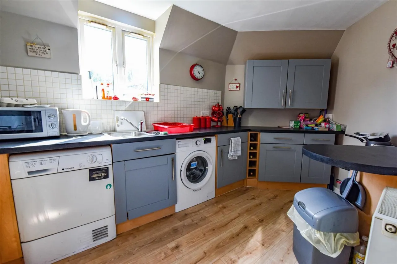 Phelps Mill Close, Dursley, GL11, photo 3