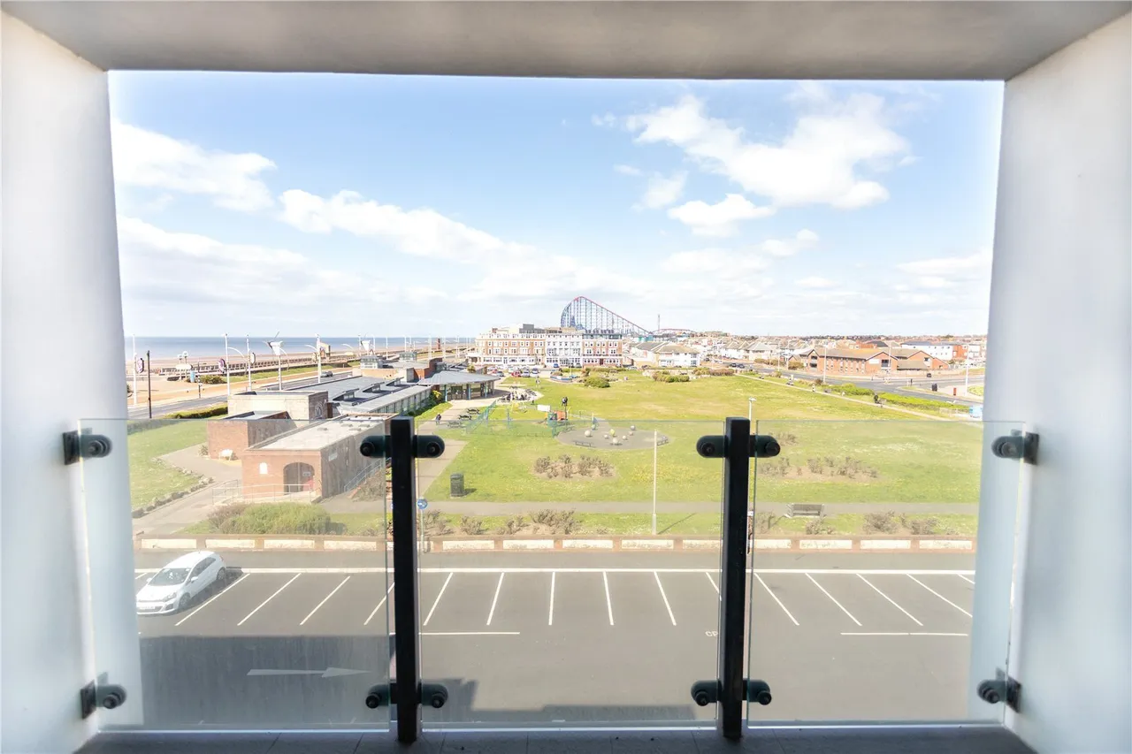 New South Promenade, Blackpool, FY4, photo 7