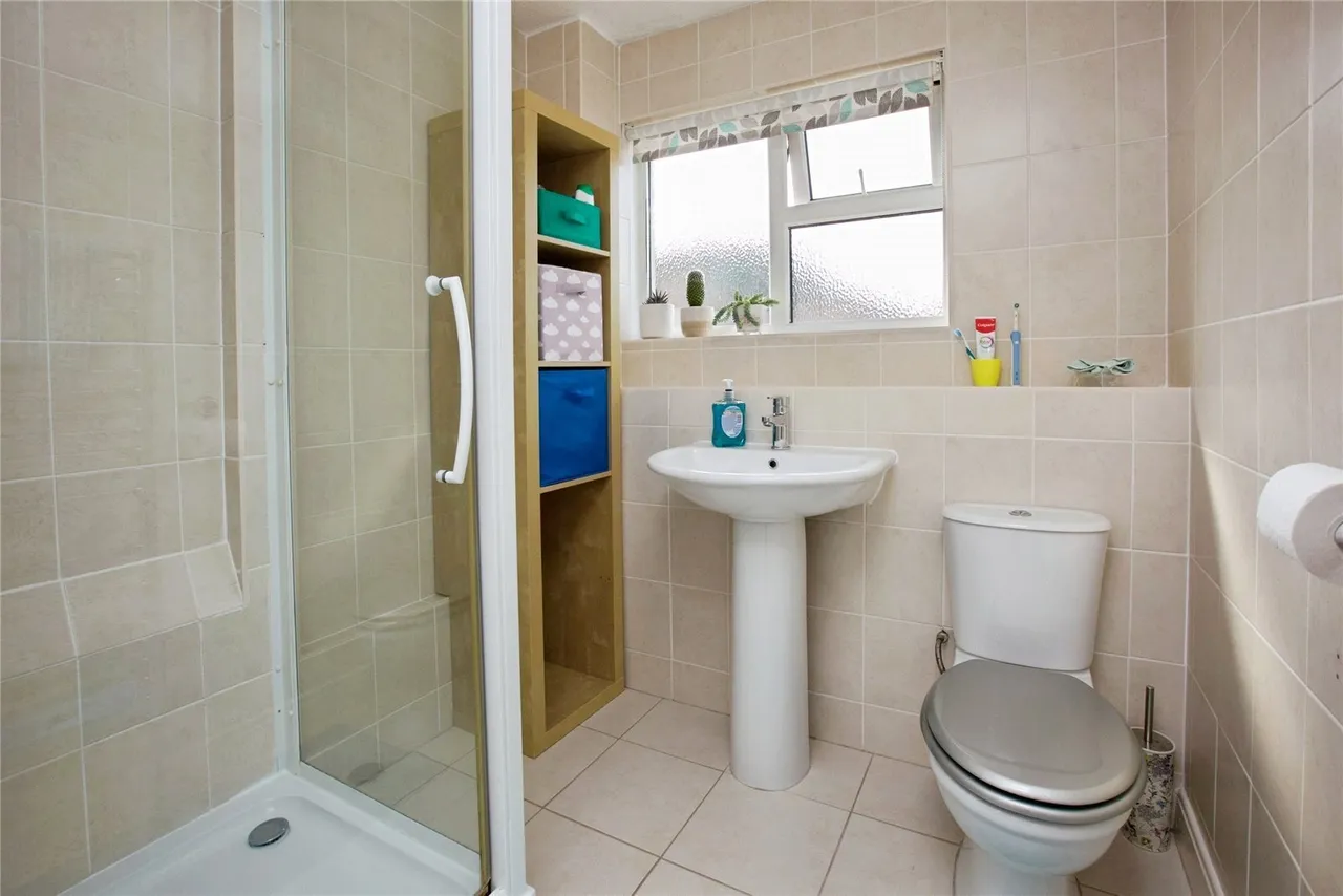 Lambourne Road, West End, SO18, photo 7