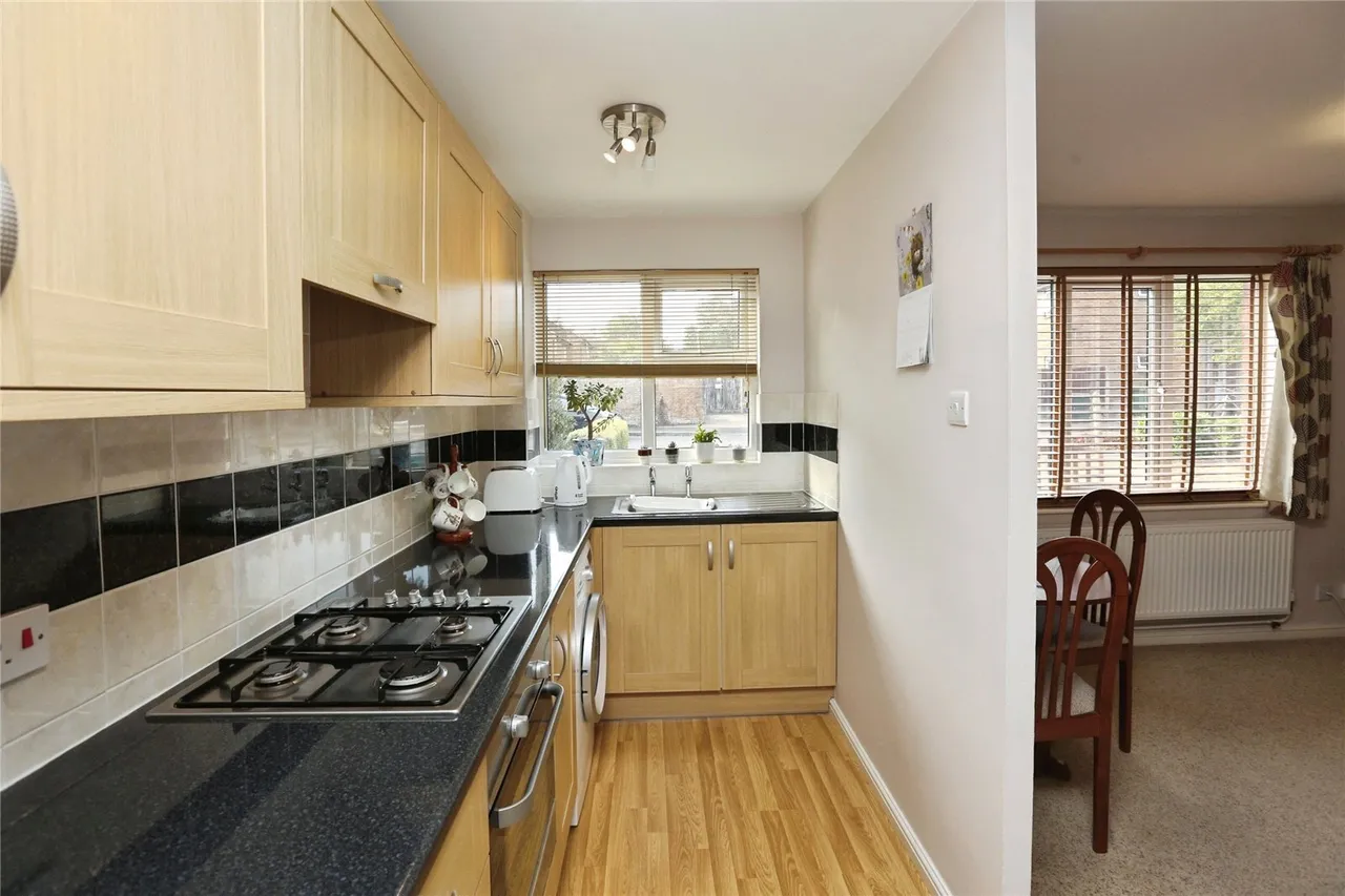 Lambourne Road, West End, SO18, photo 5