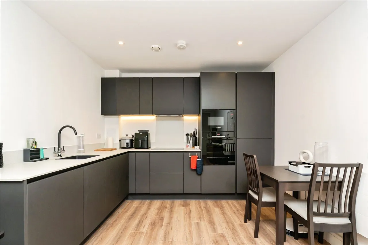 Farrier Place, Kingston Upon Thames, KT2, photo 2