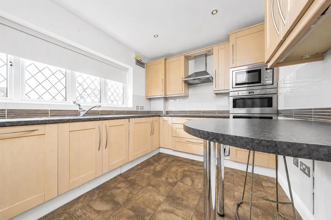 Heracles Close, St. Albans, AL2, photo 6