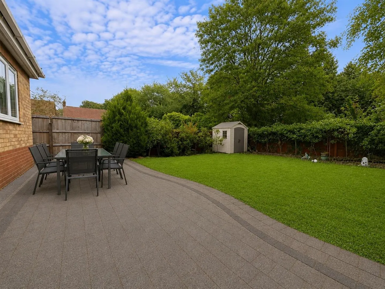 Heracles Close, St. Albans, AL2, photo 16