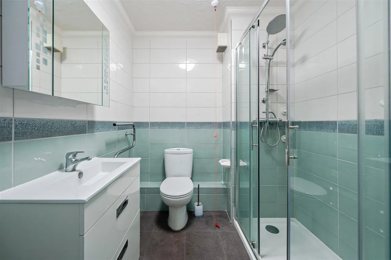 Tylers Close, Lymington, SO41, photo 10