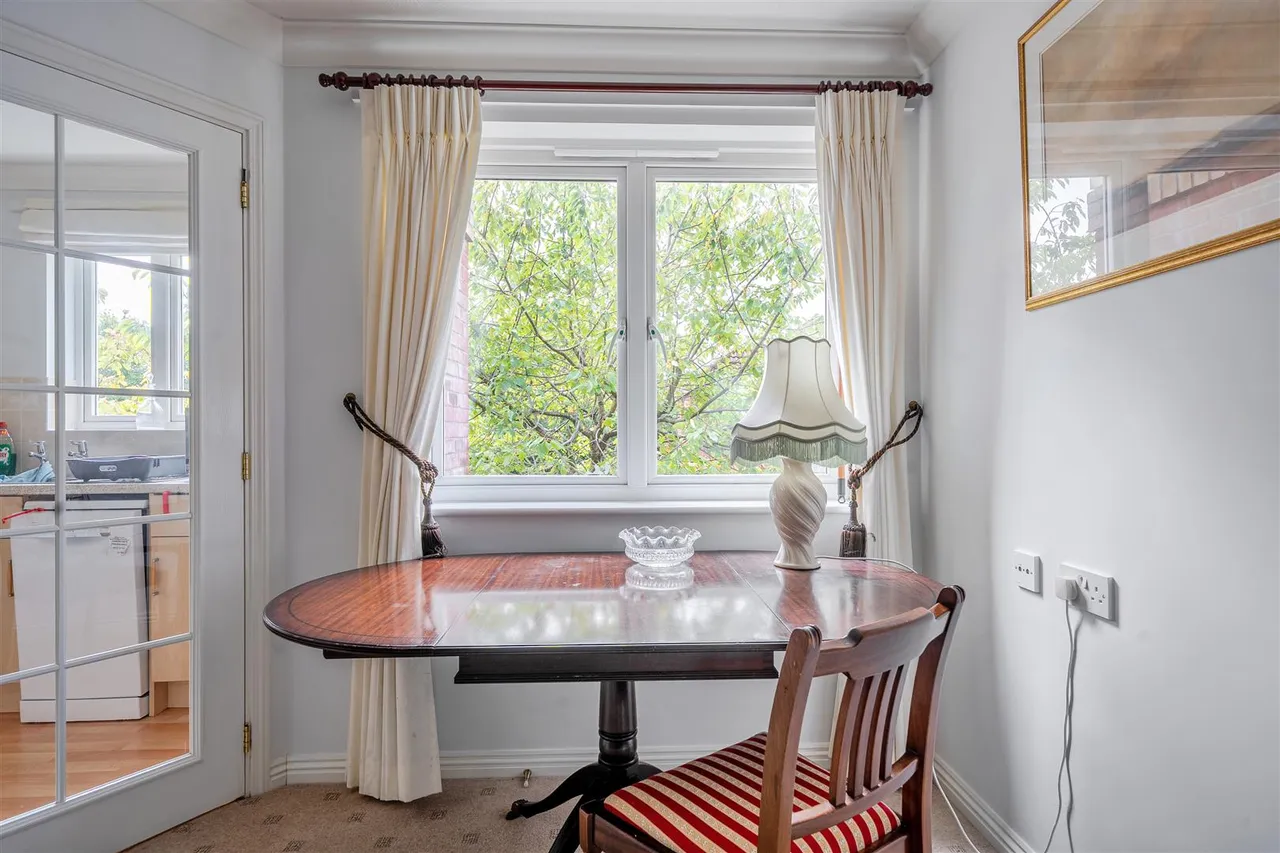 Tylers Close, Lymington, SO41, photo 5