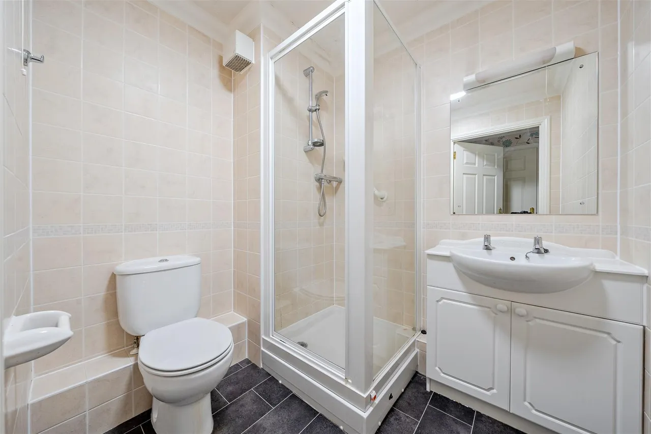 Tylers Close, Lymington, SO41, photo 11