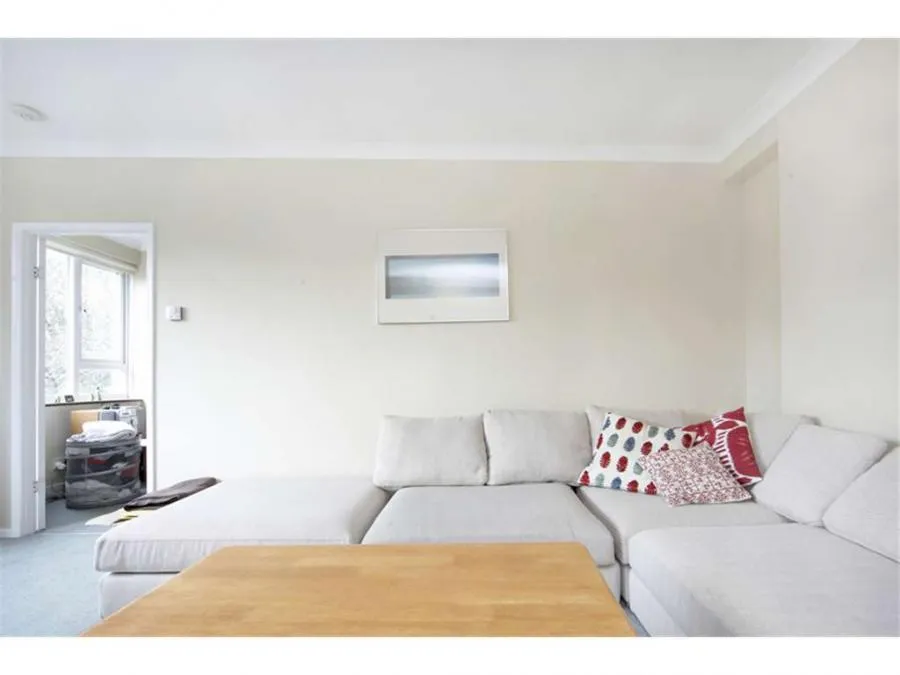 1 bed flat to rent, Crescent Road, London, N8