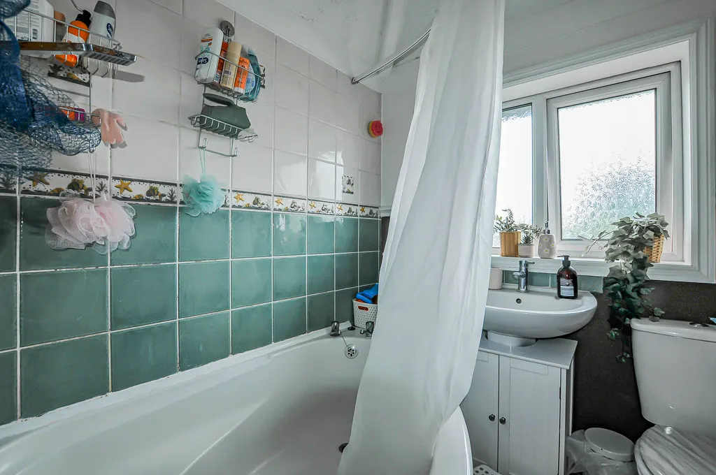Misbourne Road, Hillingdon, photo 7
