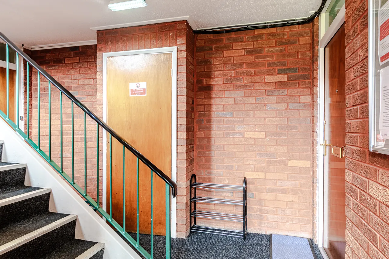 Blackmoor Court, Leeds, LS17, photo 12