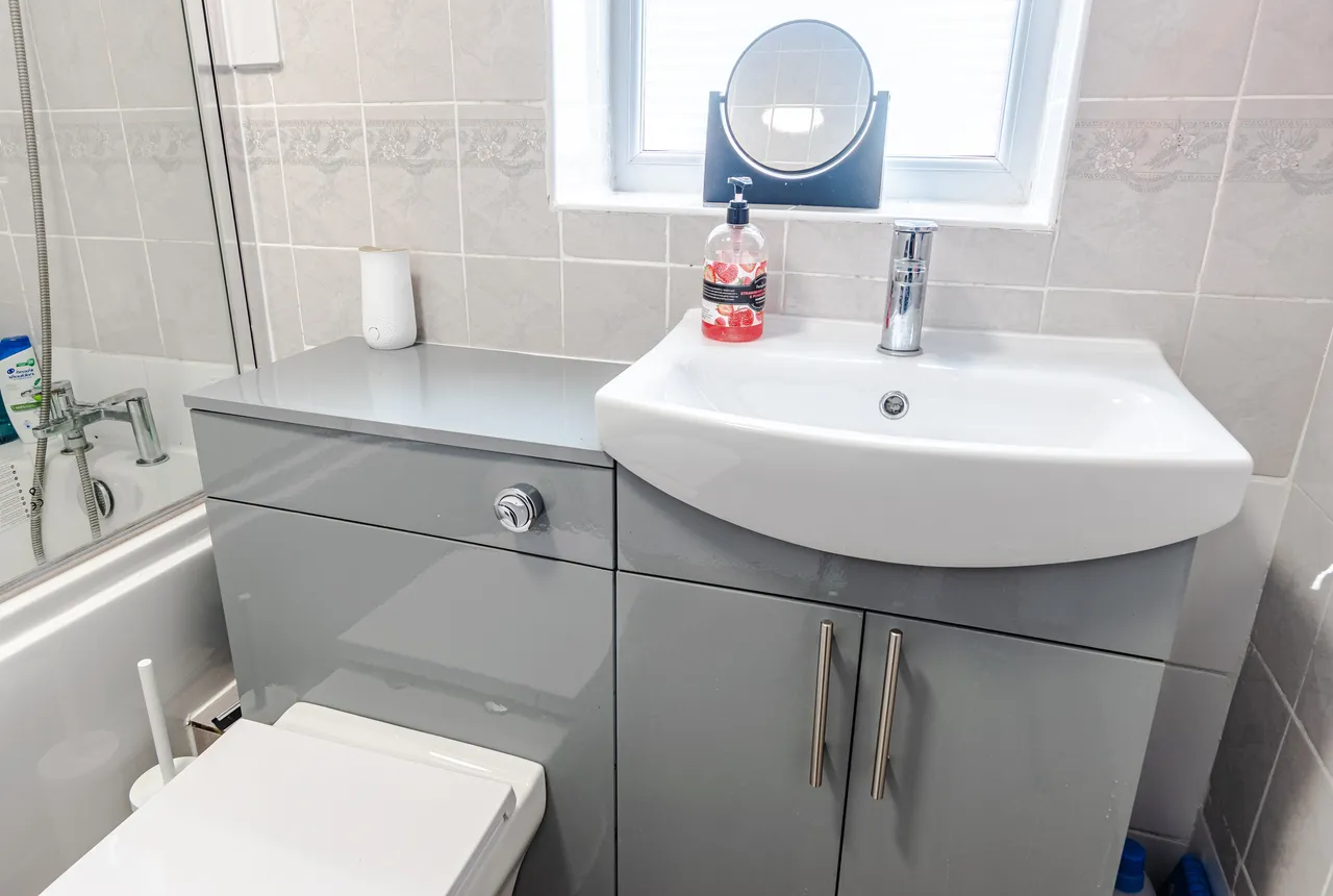 Blackmoor Court, Leeds, LS17, photo 11
