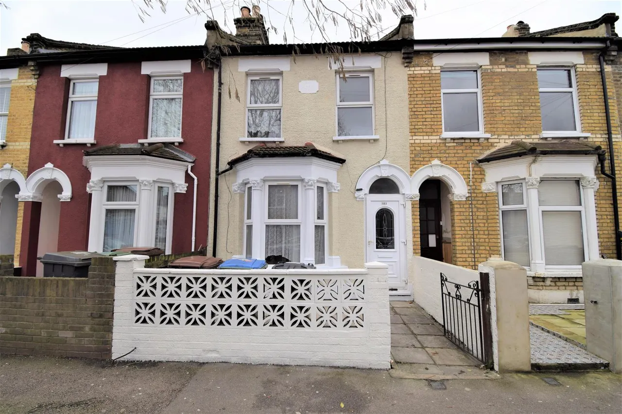 Selby Road, London, photo 13