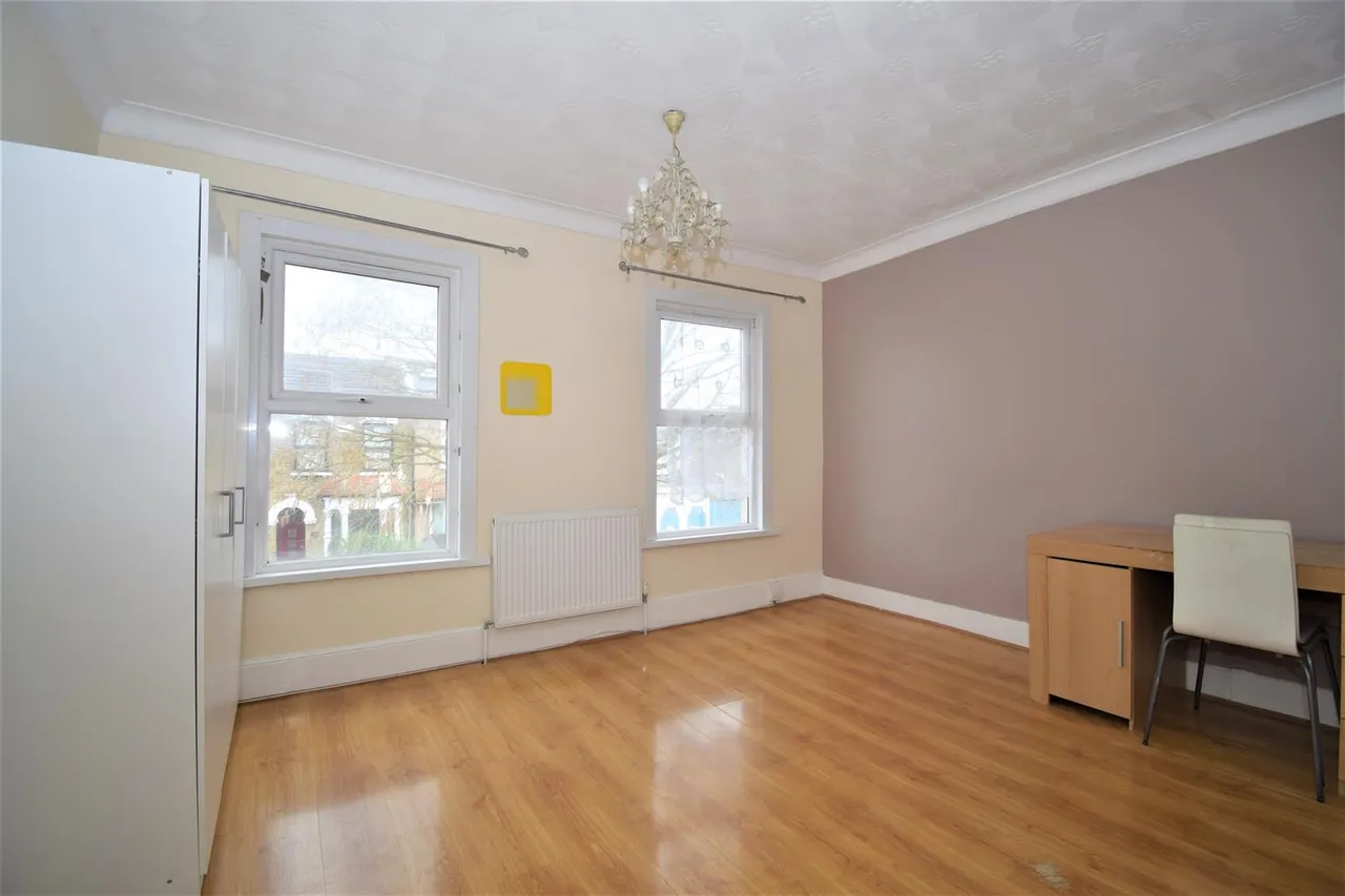 Selby Road, London, photo 6